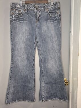Silver Jeans Light Wash Flared Jeans